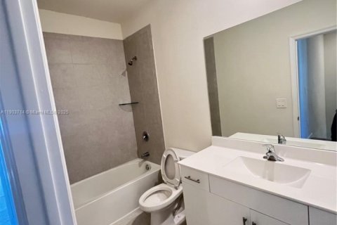 Touwnhouse à vendre à Hialeah, Floride: 3 chambres, 153.29 m2 № 1954464 - photo 21