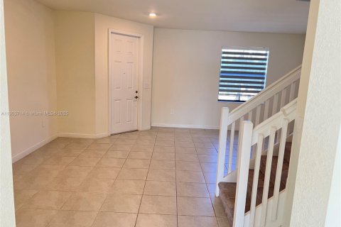 Touwnhouse à vendre à Hialeah, Floride: 3 chambres, 153.29 m2 № 1954464 - photo 17