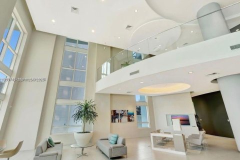 Купить кондоминиум в Майами, Флорида 55.18м2, № 2054817 - фото 6
