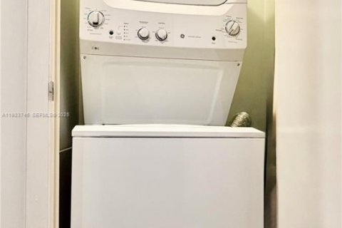 Купить кондоминиум в Майами, Флорида 55.18м2, № 2054817 - фото 20