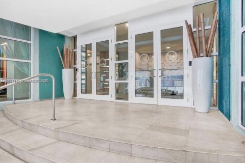 Купить кондоминиум в Майами, Флорида 55.18м2, № 2054817 - фото 4