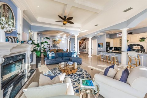 Casa en venta en Treasure Island, Florida, 5 dormitorios, 463.4 m2 № 2198874 - foto 15