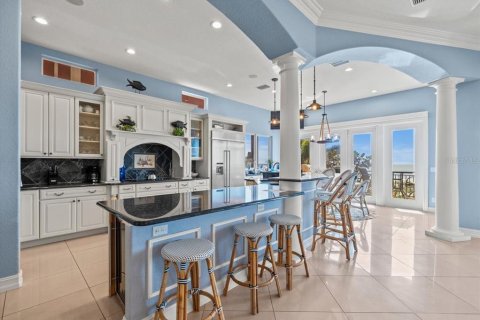 Casa en venta en Treasure Island, Florida, 5 dormitorios, 463.4 m2 № 2198874 - foto 19