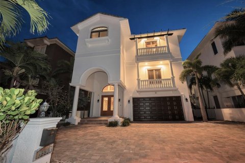 Casa en venta en Treasure Island, Florida, 5 dormitorios, 463.4 m2 № 2198874 - foto 6