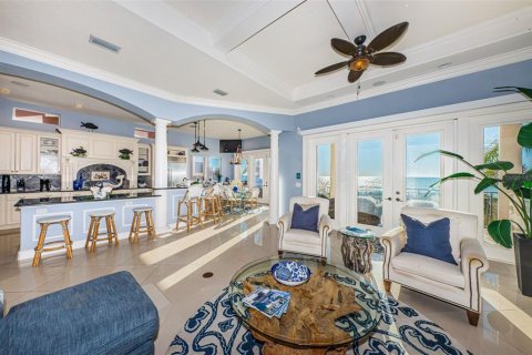 Casa en venta en Treasure Island, Florida, 5 dormitorios, 463.4 m2 № 2198874 - foto 16