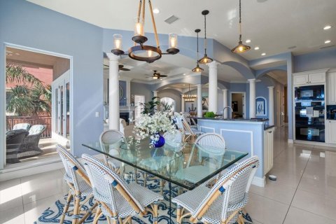 Casa en venta en Treasure Island, Florida, 5 dormitorios, 463.4 m2 № 2198874 - foto 28