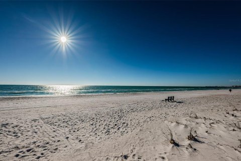 Casa en venta en Treasure Island, Florida, 5 dormitorios, 463.4 m2 № 2198874 - foto 5
