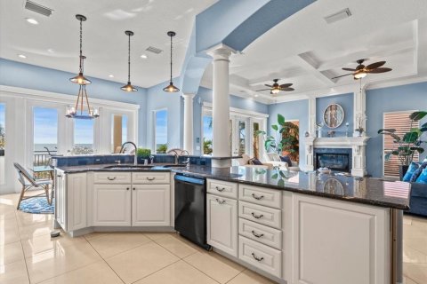 Casa en venta en Treasure Island, Florida, 5 dormitorios, 463.4 m2 № 2198874 - foto 21