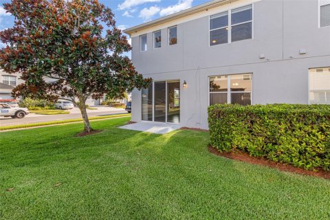 Townhouse in Orlando, Florida 2 bedrooms, 191.29 sq.m. № 1851734 - photo 27
