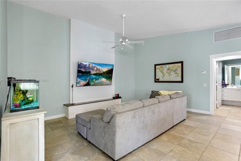 House in Wellington, Florida 2 bedrooms, 141.77 sq.m. № 1920230 - photo 11