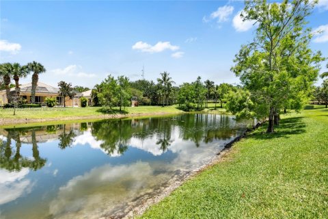 House in Wellington, Florida 2 bedrooms, 141.77 sq.m. № 1920230 - photo 30