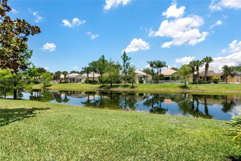 House in Wellington, Florida 2 bedrooms, 141.77 sq.m. № 1920230 - photo 29