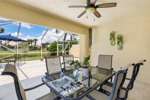House in Wellington, Florida 2 bedrooms, 141.77 sq.m. № 1920230 - photo 22