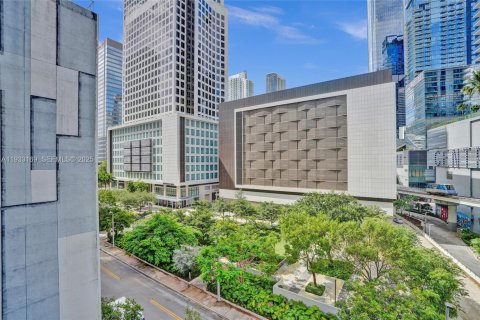 Condo in Miami, Florida  № 1991024 - photo 25