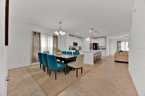 House in Davenport, Florida 6 bedrooms, 307.04 sq.m. № 1656864 - photo 4