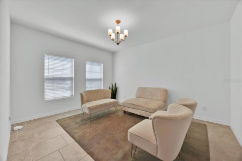 House in Davenport, Florida 6 bedrooms, 307.04 sq.m. № 1656864 - photo 2