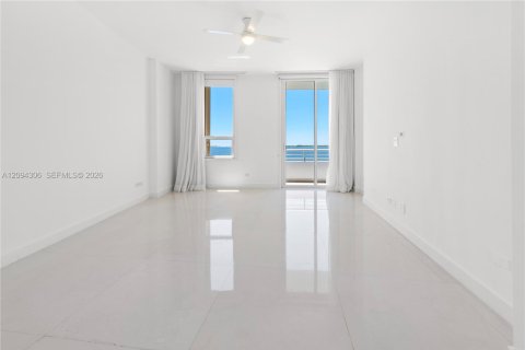 Condo in Miami, Florida, 3 bedrooms  № 2383120 - photo 26
