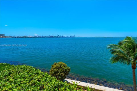 Condo in Miami, Florida, 3 bedrooms  № 2383120 - photo 22