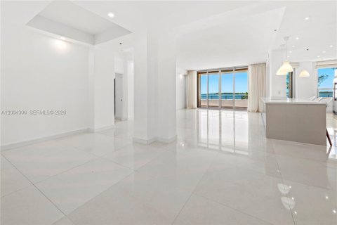 Condo in Miami, Florida, 3 bedrooms  № 2383120 - photo 11