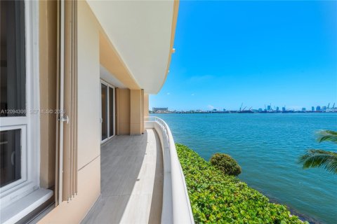 Condo in Miami, Florida, 3 bedrooms  № 2383120 - photo 5
