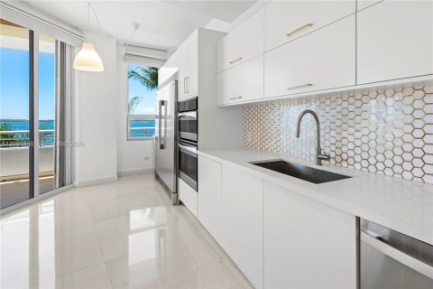 Condo in Miami, Florida, 3 bedrooms  № 2383120 - photo 7