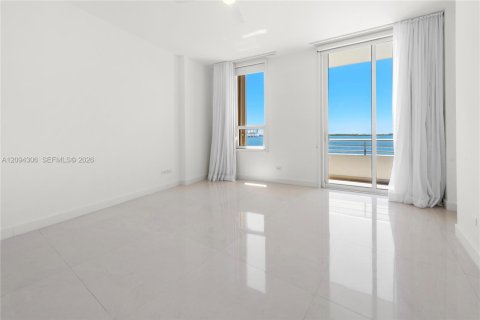 Condo in Miami, Florida, 3 bedrooms  № 2383120 - photo 27
