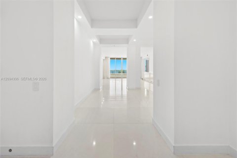 Condo in Miami, Florida, 3 bedrooms  № 2383120 - photo 16