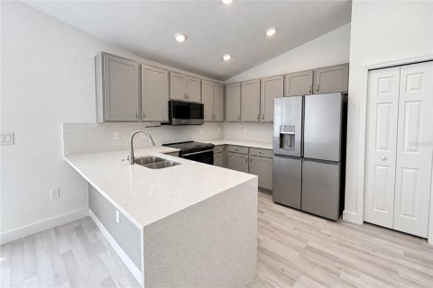 Villa ou maison à vendre à Haines City, Floride: 3 chambres, 125.14 m2 № 2388699 - photo 5