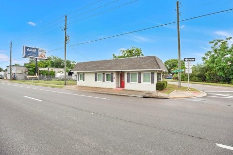Commercial property in Zellwood, Florida № 2288079