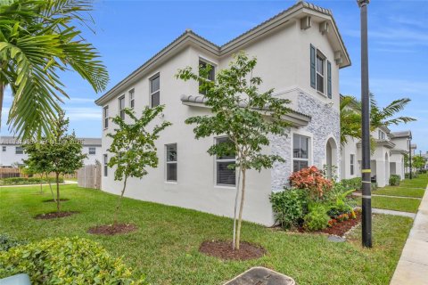 House in Homestead, Florida 3 bedrooms, 143.53 sq.m. № 2080056