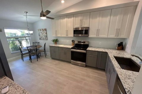 Casa en alquiler en Punta Gorda, Florida, 2 dormitorios, 134.8 m2 № 1734238 - foto 3
