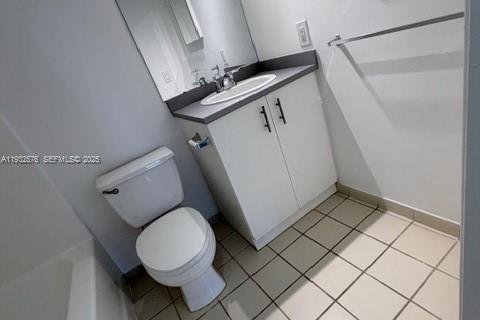 Condo in Hollywood, Florida, 1 bedroom  № 1990997 - photo 14