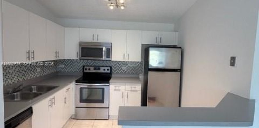 Condo in Hollywood, Florida, 1 bedroom  № 1990997