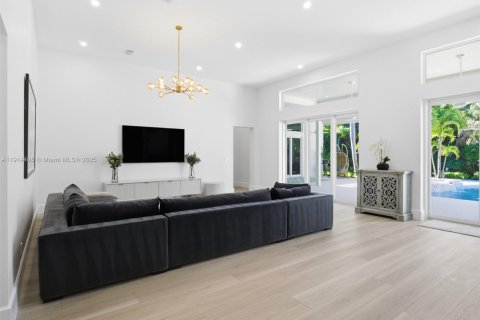 Купить виллу или дом в Палм-Бич-Гарденс, Флорида 6 спален, 444.26м2, № 1971442 - фото 8