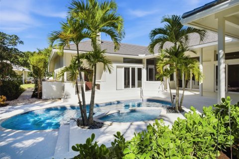 Купить виллу или дом в Палм-Бич-Гарденс, Флорида 6 спален, 444.26м2, № 1971442 - фото 27