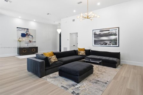 Купить виллу или дом в Палм-Бич-Гарденс, Флорида 6 спален, 444.26м2, № 1971442 - фото 7