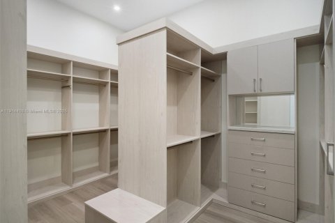 Купить виллу или дом в Палм-Бич-Гарденс, Флорида 6 спален, 444.26м2, № 1971442 - фото 23