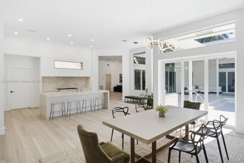 Купить виллу или дом в Палм-Бич-Гарденс, Флорида 6 спален, 444.26м2, № 1971442 - фото 12