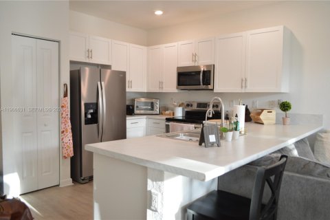 Townhouse in Homestead, Florida 3 bedrooms, 129.41 sq.m. № 2029638 - photo 20