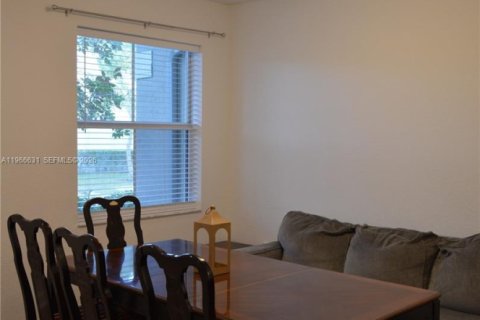 Townhouse in Homestead, Florida 3 bedrooms, 129.41 sq.m. № 2029638 - photo 17