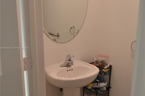 Townhouse in Homestead, Florida 3 bedrooms, 129.41 sq.m. № 2029638 - photo 24