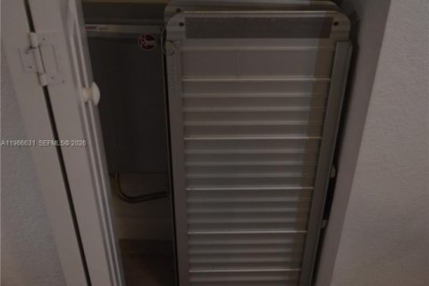 Townhouse in Homestead, Florida 3 bedrooms, 129.41 sq.m. № 2029638 - photo 19