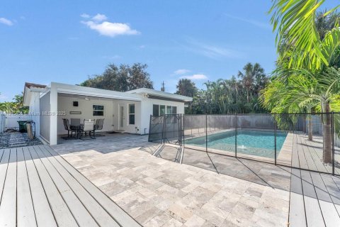 Villa ou maison à vendre à Fort Lauderdale, Floride: 2 chambres, 121.05 m2 № 2017191 - photo 23