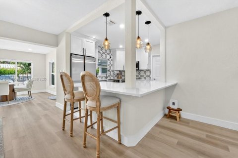 Villa ou maison à vendre à Fort Lauderdale, Floride: 2 chambres, 121.05 m2 № 2017191 - photo 5