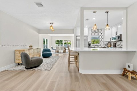 Villa ou maison à vendre à Fort Lauderdale, Floride: 2 chambres, 121.05 m2 № 2017191 - photo 12