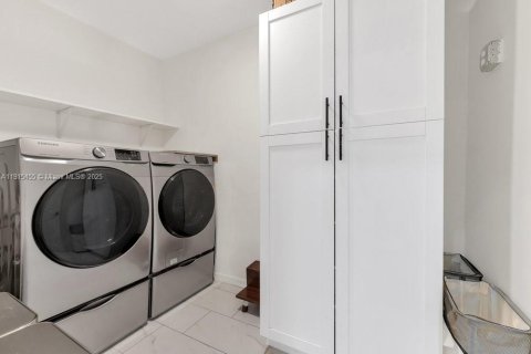 Villa ou maison à vendre à Fort Lauderdale, Floride: 2 chambres, 121.05 m2 № 2017191 - photo 18