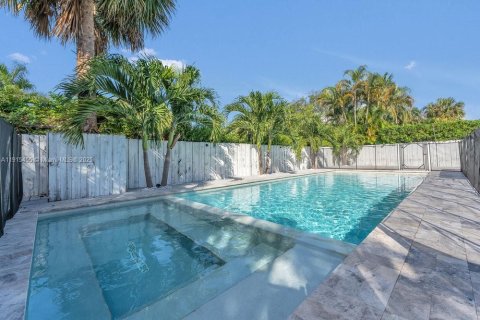 Villa ou maison à vendre à Fort Lauderdale, Floride: 2 chambres, 121.05 m2 № 2017191 - photo 25