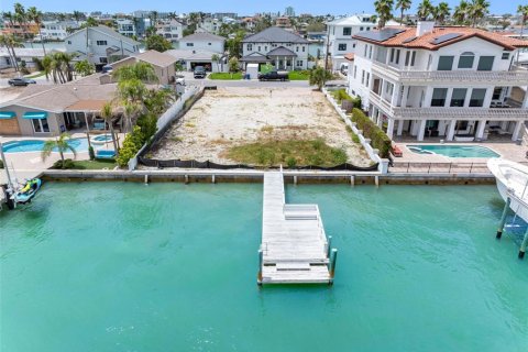 Terreno en venta en Treasure Island, Florida № 1681160 - foto 2