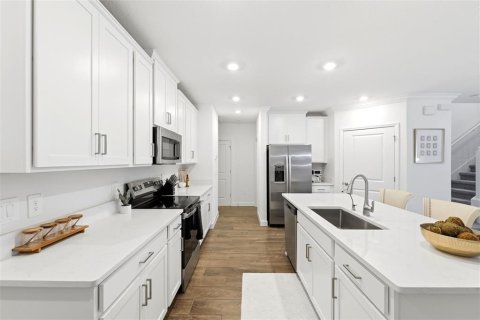 House in San Antonio, Florida 2 bedrooms, 162.3 sq.m. № 2218908 - photo 3
