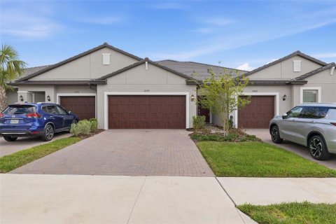 House in San Antonio, Florida 2 bedrooms, 162.3 sq.m. № 2218908